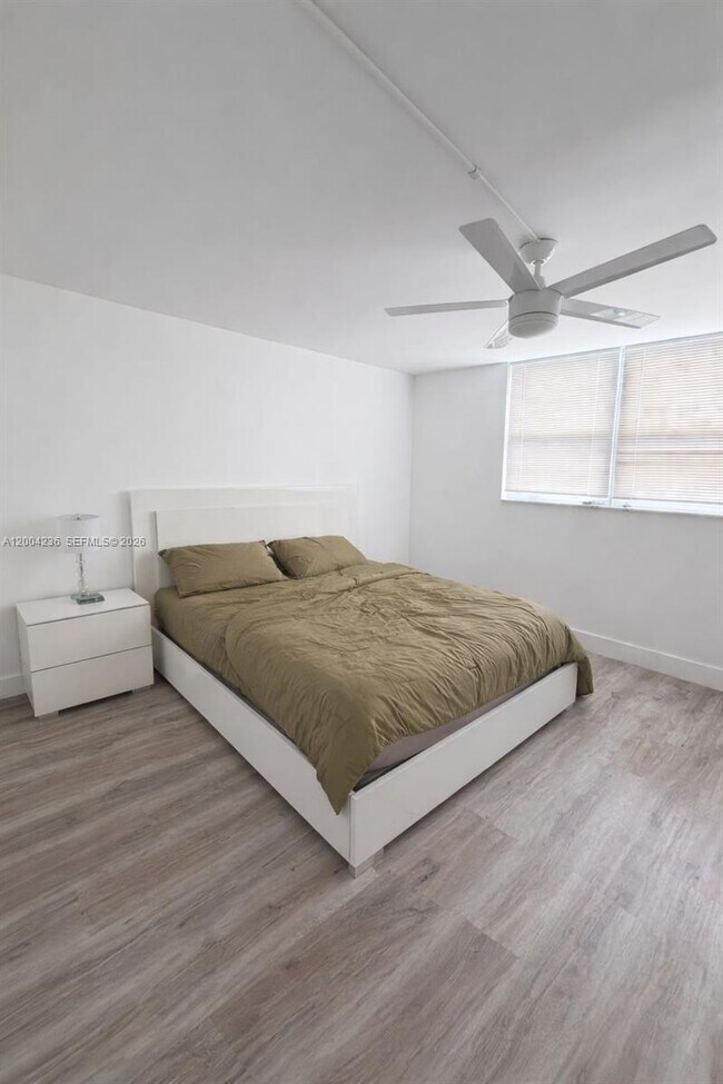 Building Photo - 1175 NE Miami Gardens Dr