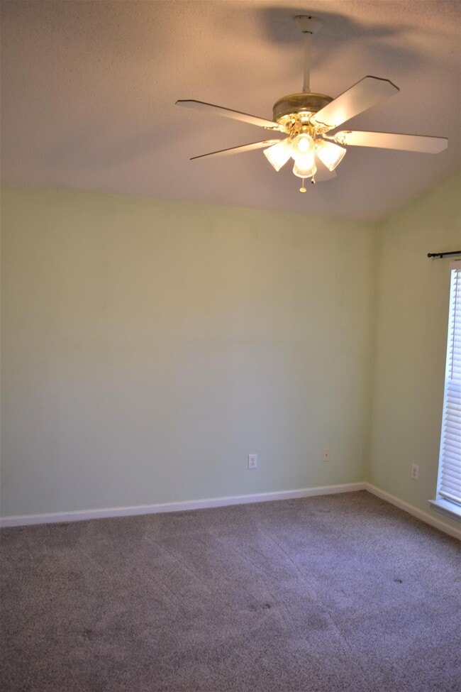 Building Photo - 10120 Sparkling Brook Ct
