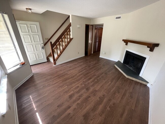 Building Photo - 5851 Shady Grove Cir