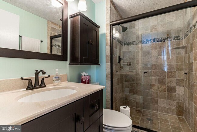 Building Photo - 6221 Wilmington Dr