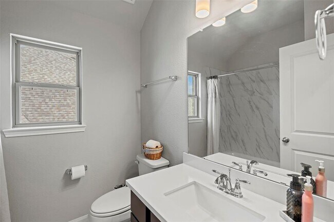 Building Photo - 11307 Cosmopolitan Dr