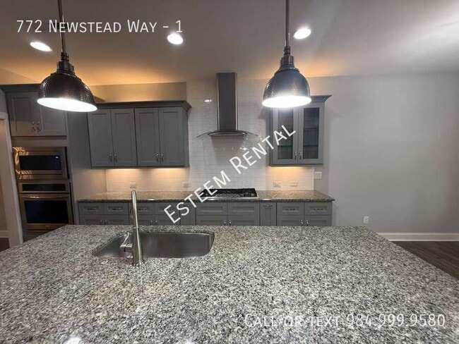 Building Photo - 772 Newstead Way