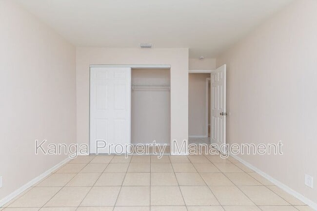 Building Photo - 7750 SW 10th Ct