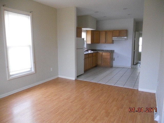 Building Photo - Updated Single Family 3 bedroom