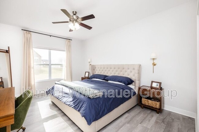 Building Photo - 2624 Beacon Point Ct