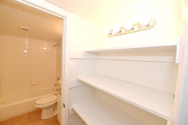 Building Photo - 4033 Gilbert Ave