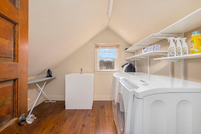 Building Photo - 57 Esmond Ave