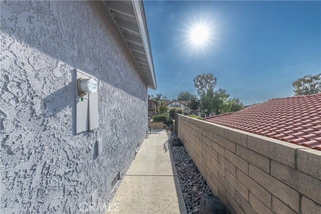 Building Photo - 980 S Loyola Dr