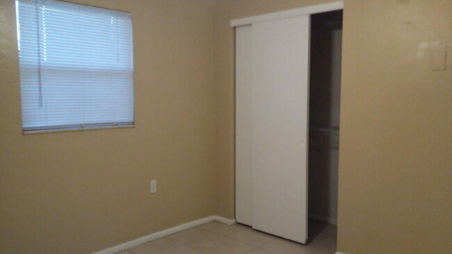Building Photo - Charming 3/1.5/1 1000 Sq. Ft. home with a ...