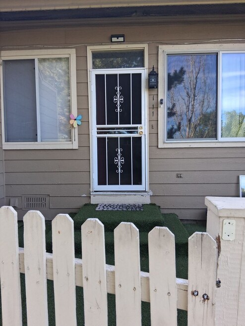 Building Photo - 1089 S Walden Way
