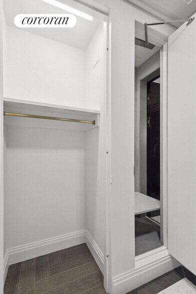 Building Photo - 301 Park Ave