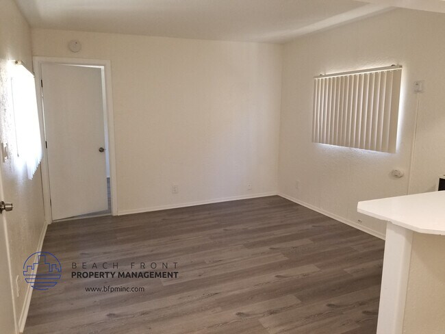 Building Photo - 2305 Lemon Ave.