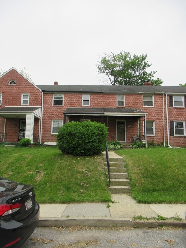 Building Photo - Charming 3 Bedroom/1 Bathroom Townhome with Finished Basement in New Northwood, MD!