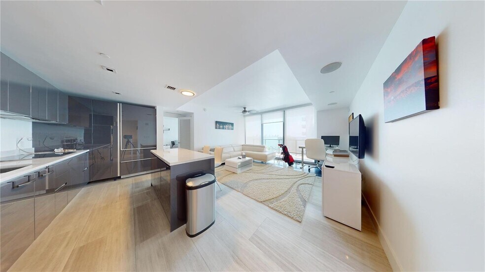 Building Photo - 1451 Brickell Ave