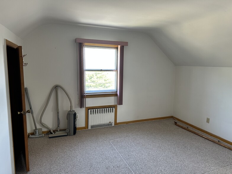 Building Photo - 1217 Inwood Ter