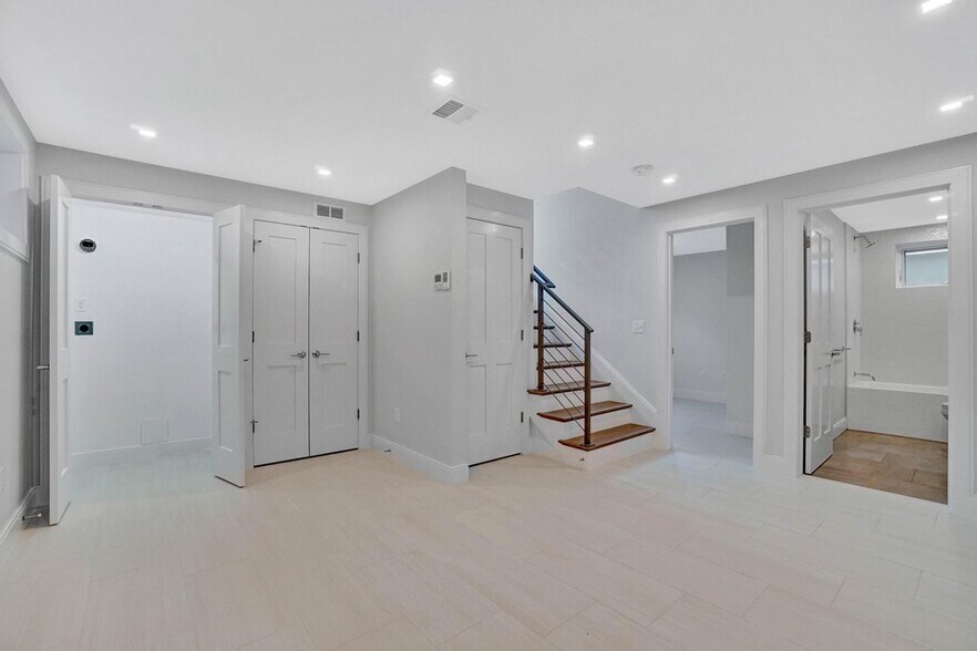 Building Photo - 297 Concord Ave