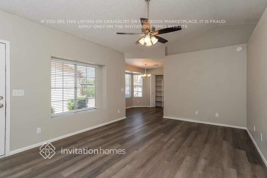 Building Photo - 1055 N Recker Rd