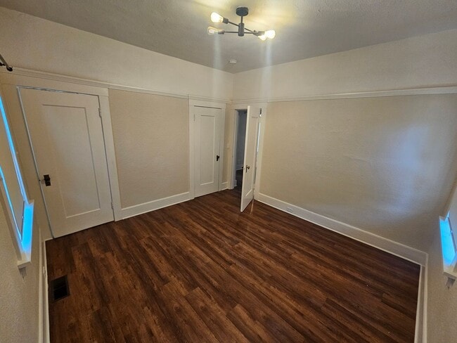 Building Photo - San Leandro Home w/ In-Law Unit: Perfect f...
