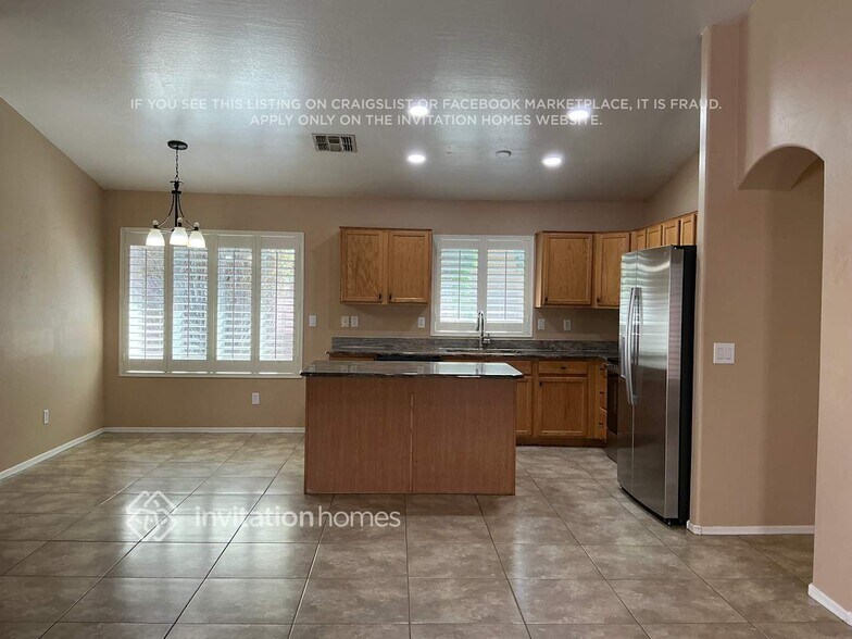 Building Photo - 163 N Saffron Cir