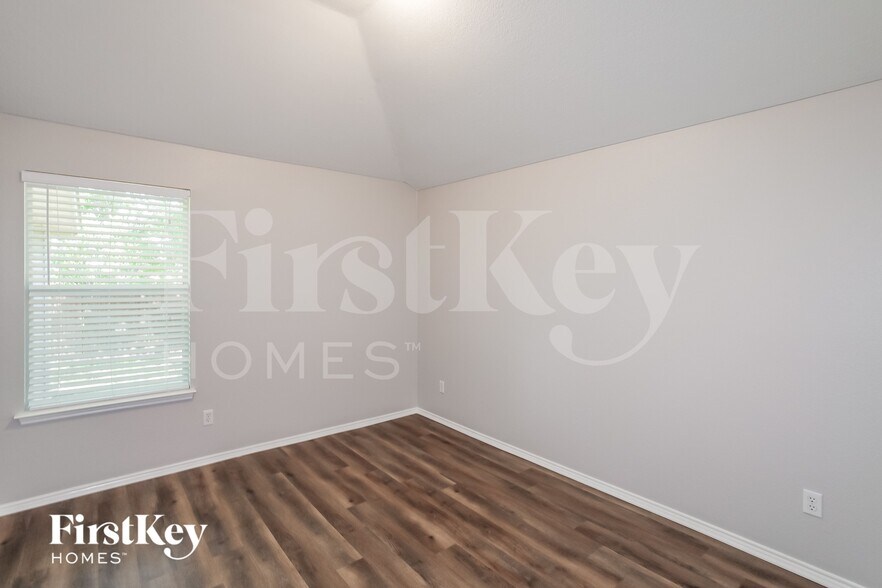 Building Photo - 6908 Edgefield Dr