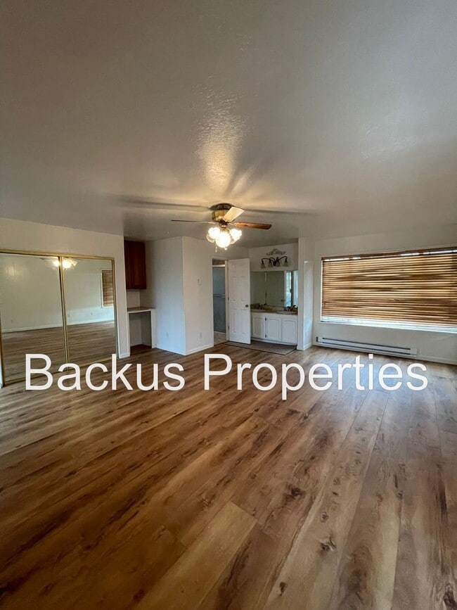 Building Photo - Wonderful home in North Salinas Four bedroom with pool