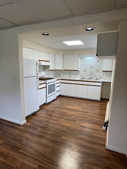 Building Photo - 355 Bellvale Rd
