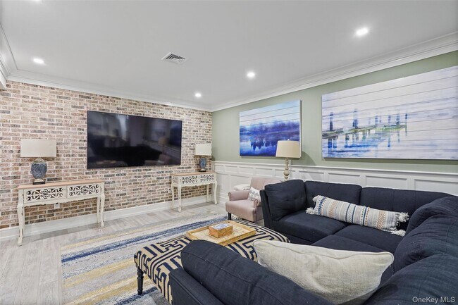 Building Photo - 4 Goldman Ct