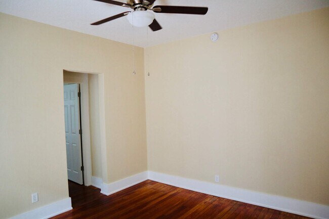 Building Photo - 143 N Stone St