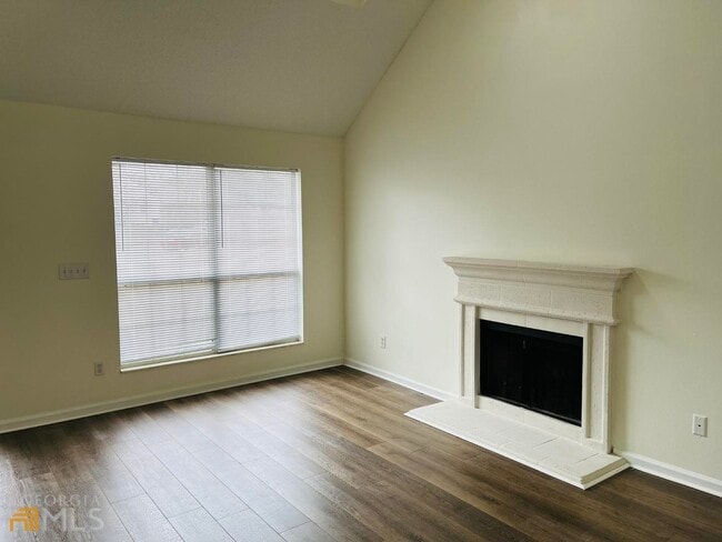 Building Photo - 4037 Ravenwood Ct