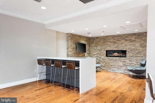 Building Photo - 75 S Reynolds St