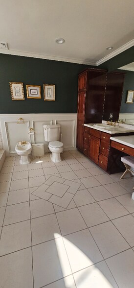 Building Photo - 33 Franklin St