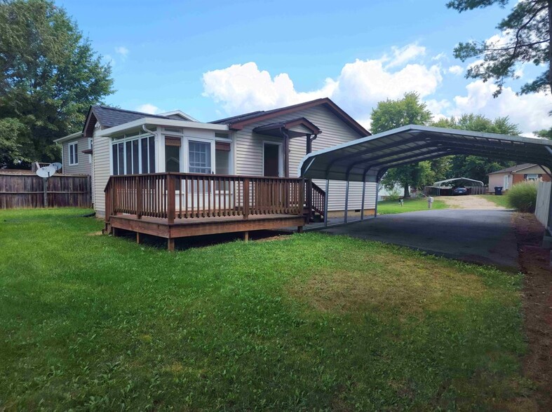 Building Photo - 6067 W Donnagail Dr
