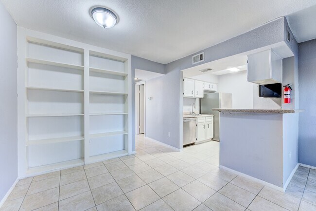 Building Photo - 6001 Reims Rd