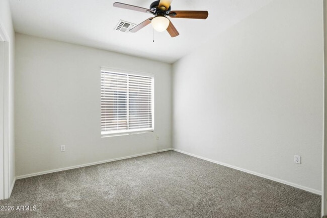 Building Photo - 2250 E Deer Valley Dr