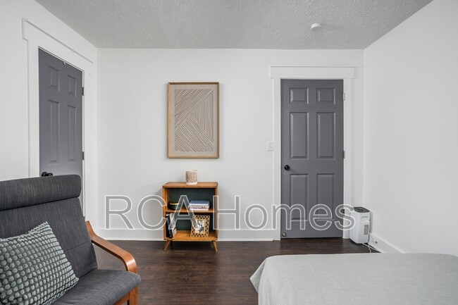 Building Photo - 1740 S Randolph St