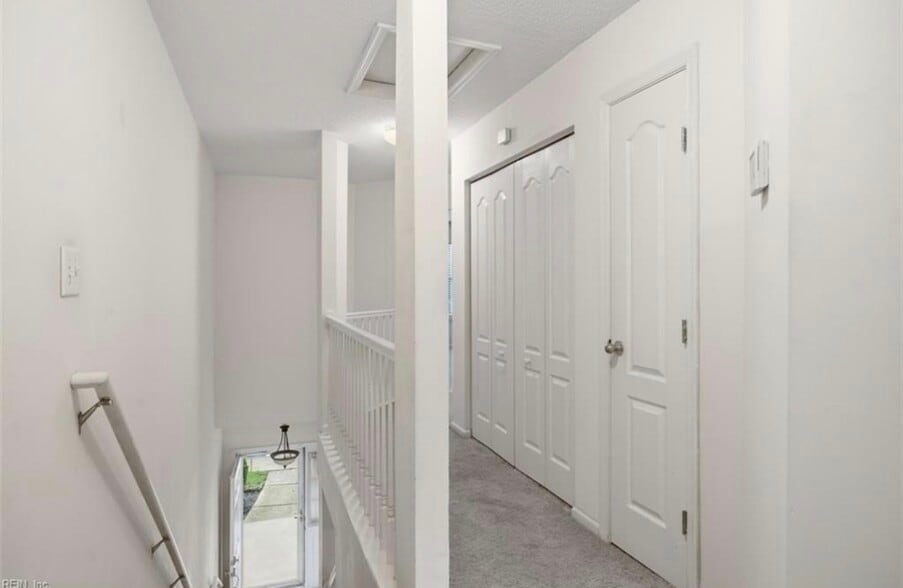 Upstairs - 682 Windbrook Cir