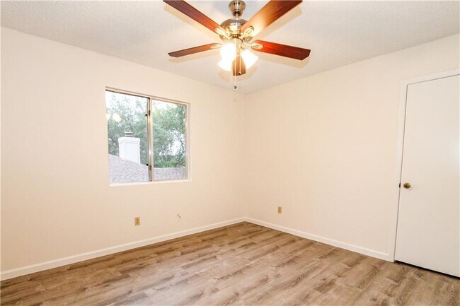 Building Photo - 900 Sweetwater River Dr