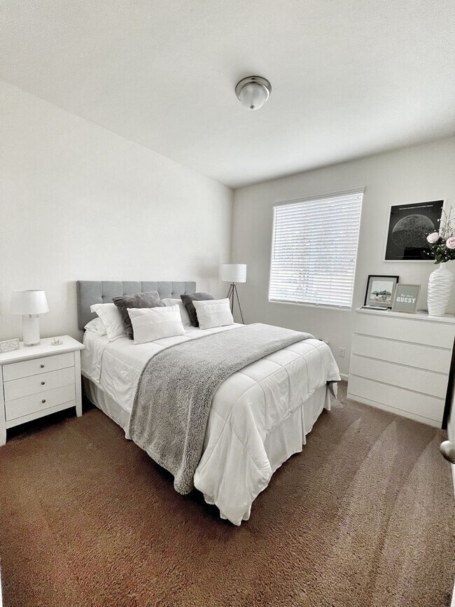 Building Photo - Beautiful Home for rent in Visalia, Ca