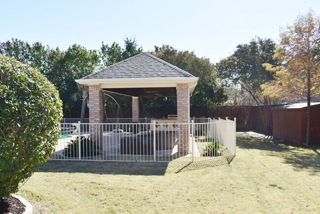 Building Photo - Prestigious 5-3.5-3 w POOL in Southlake!