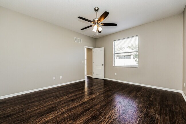 Building Photo - 408 Thicket Crest Rd