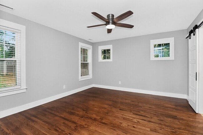 Building Photo - Charming 3BD/2BA Bungalow in Druid Hills!