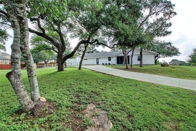 Building Photo - 2604 N Shields Dr