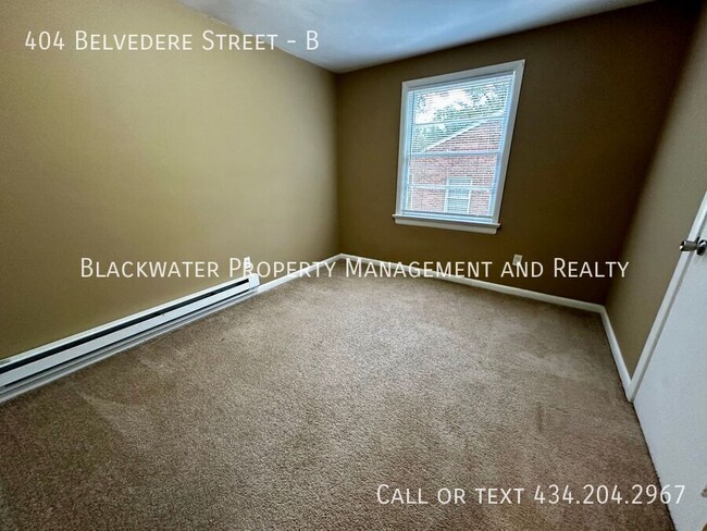 Building Photo - 2 Bedroom Apartment off Rivermont Avenue!