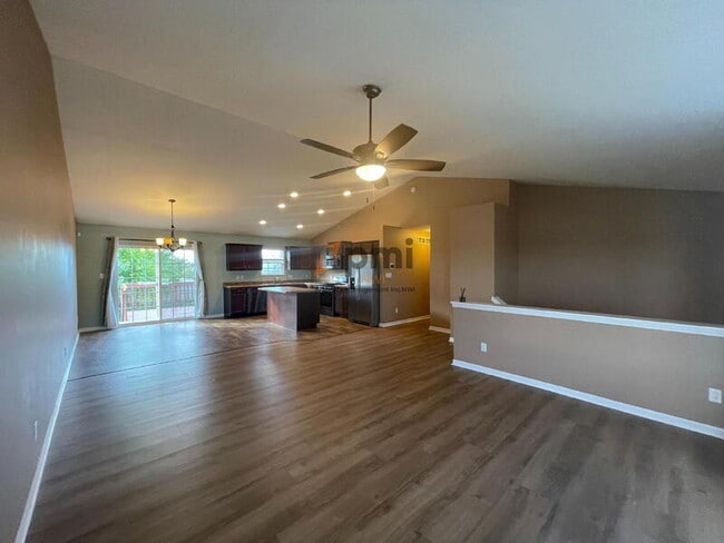 Building Photo - 10880 Mississippi St