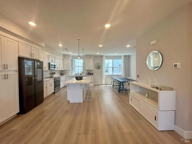 Building Photo - 312 Pear Tree Ter