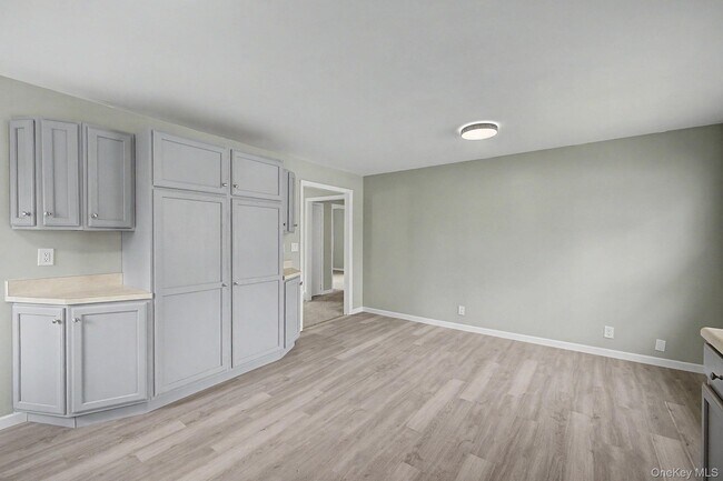 Building Photo - 2585 State Rte 55