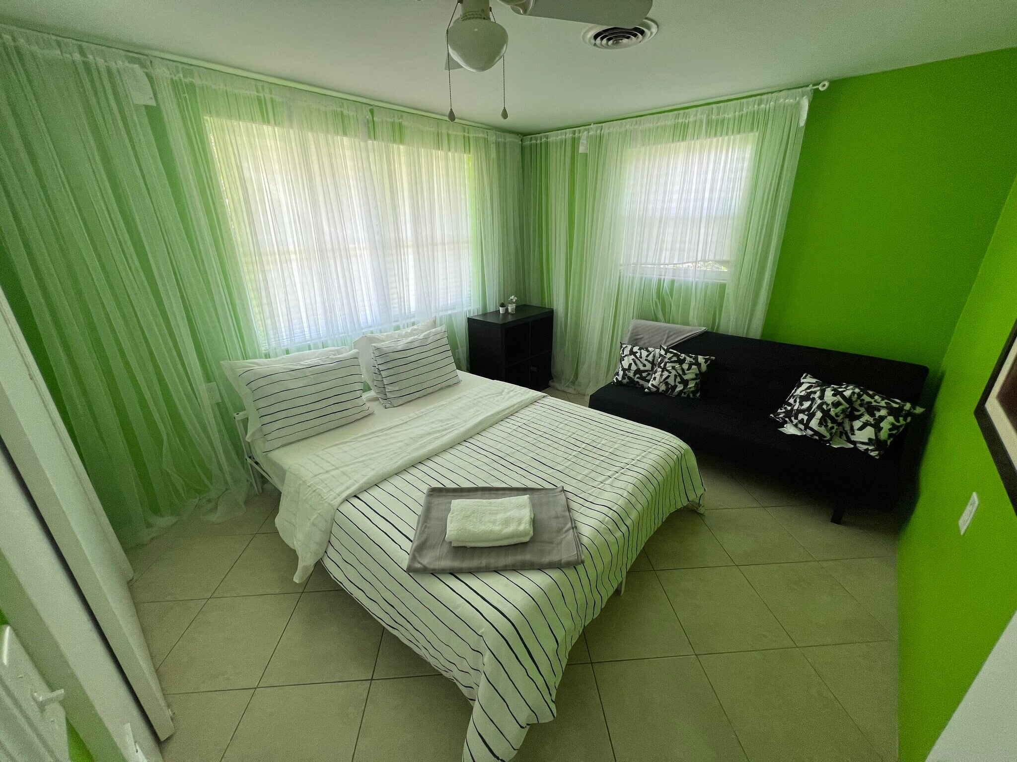 2nd Bedroom with queen bed and sofa to sleep on. - 2440 Manasota Beach Rd