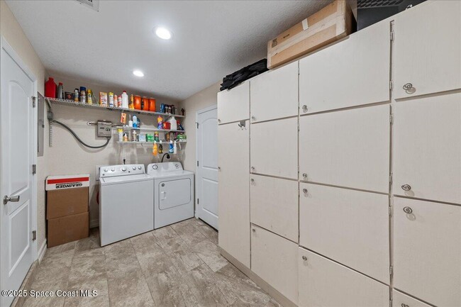 Building Photo - 2740 Dutton Dr