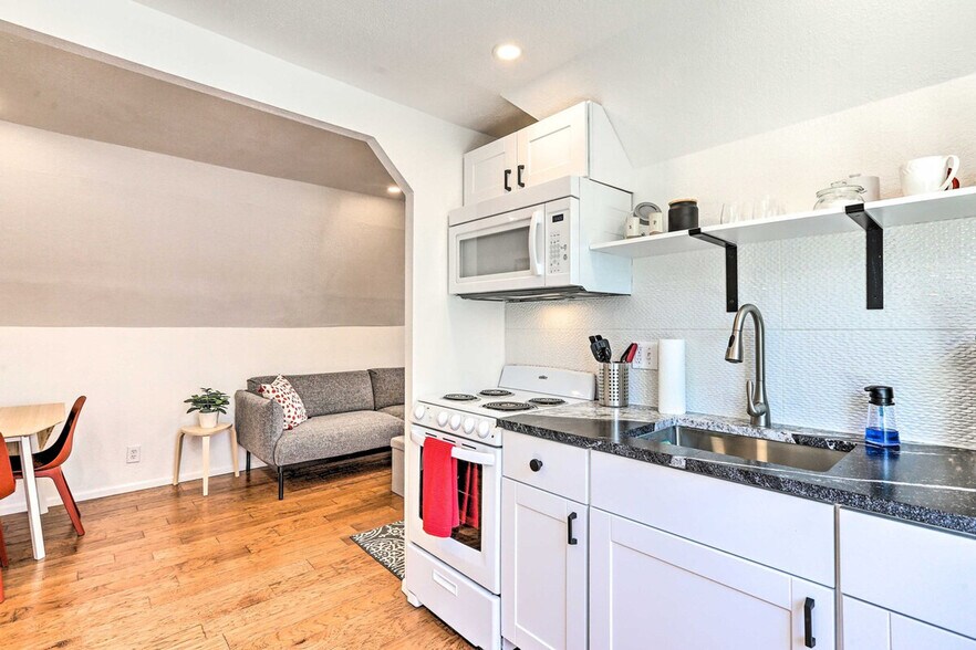 Building Photo - 420 Elati St