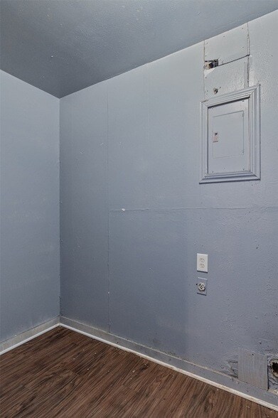 Building Photo - 1206 Olwen Dr